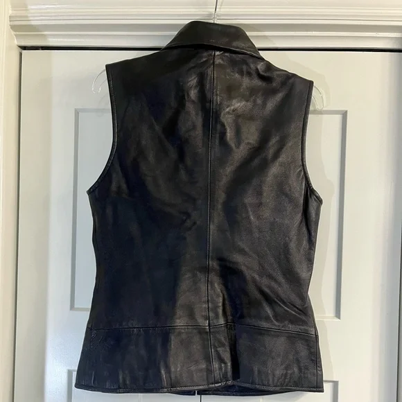 Stylish Black Leather Vest for Women - Picture 3 of 6